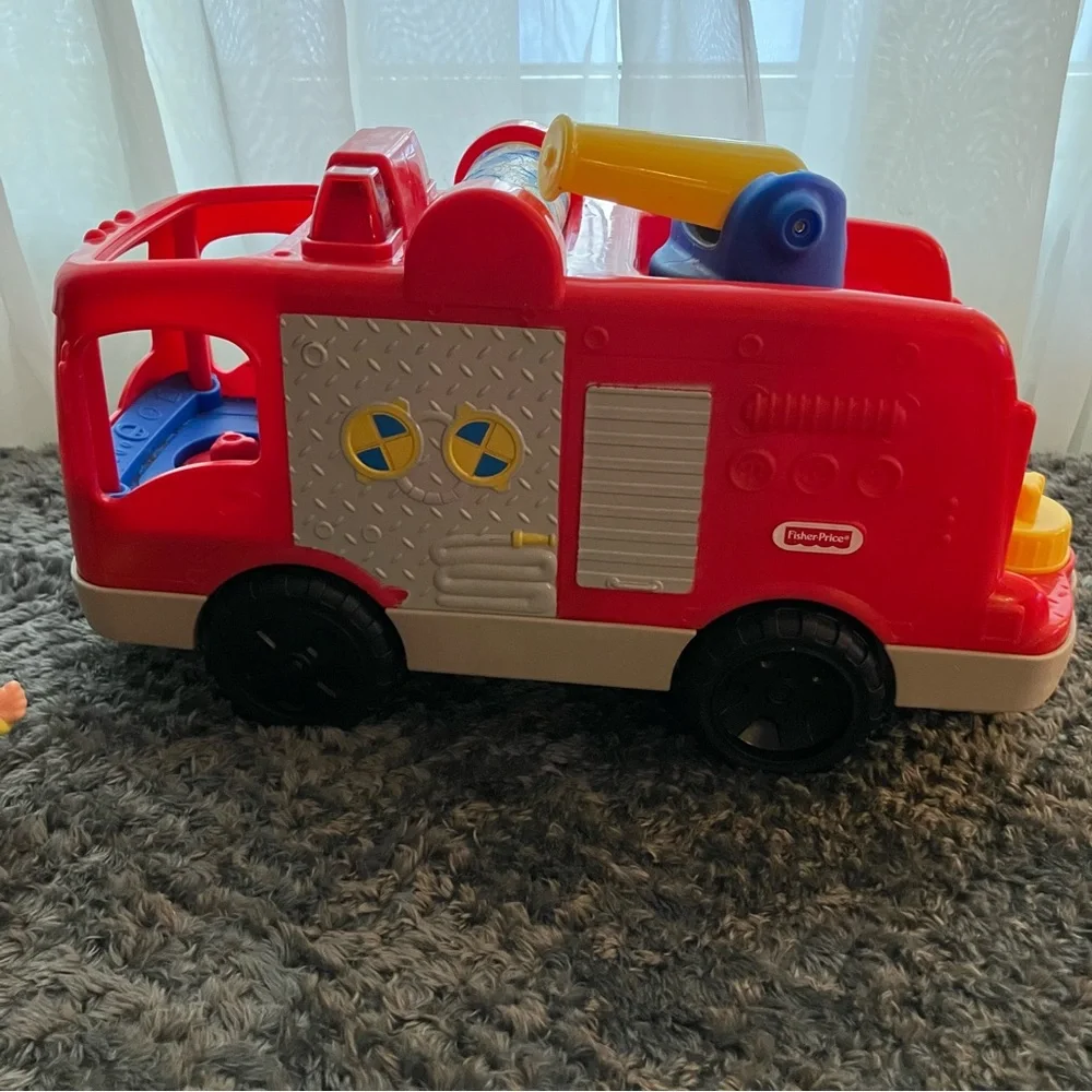 Fisher-Price Little People Helping‎ Others Fire Truck COMPLETE *WORKS*